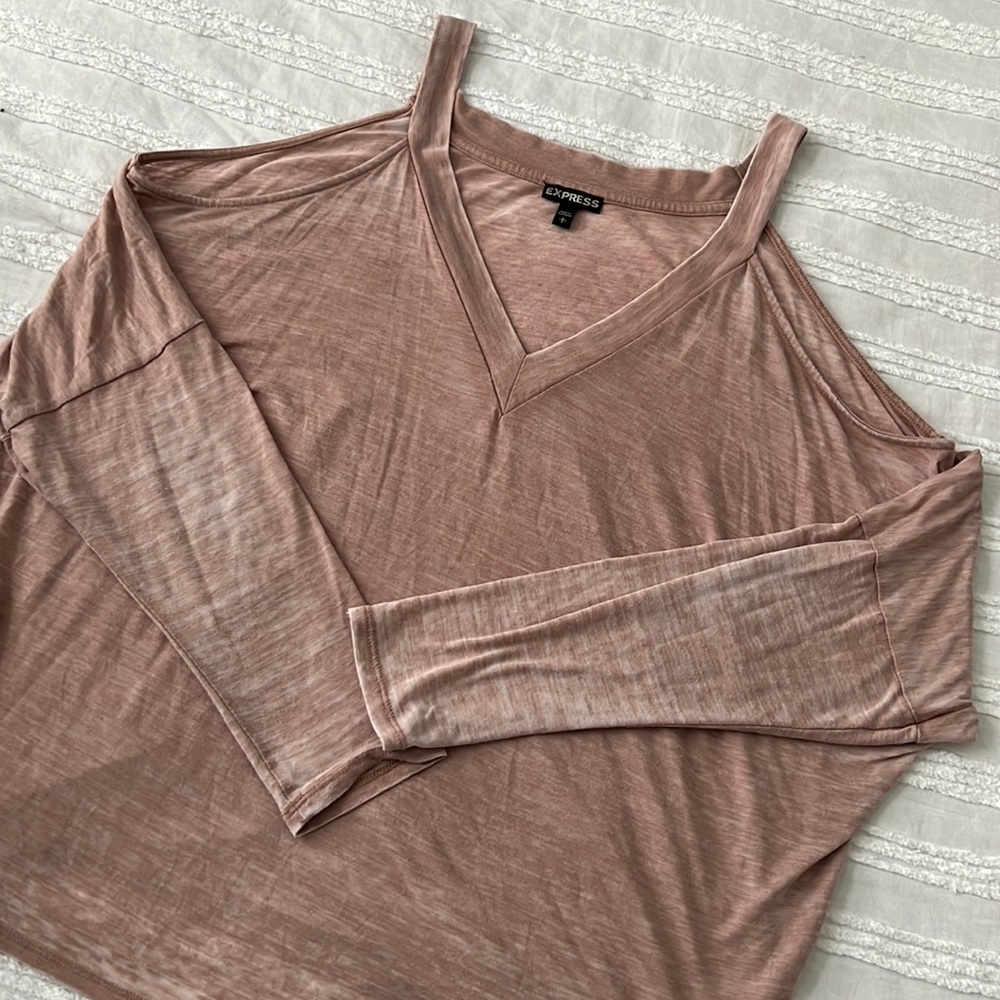 Pink shoulder cut out Top